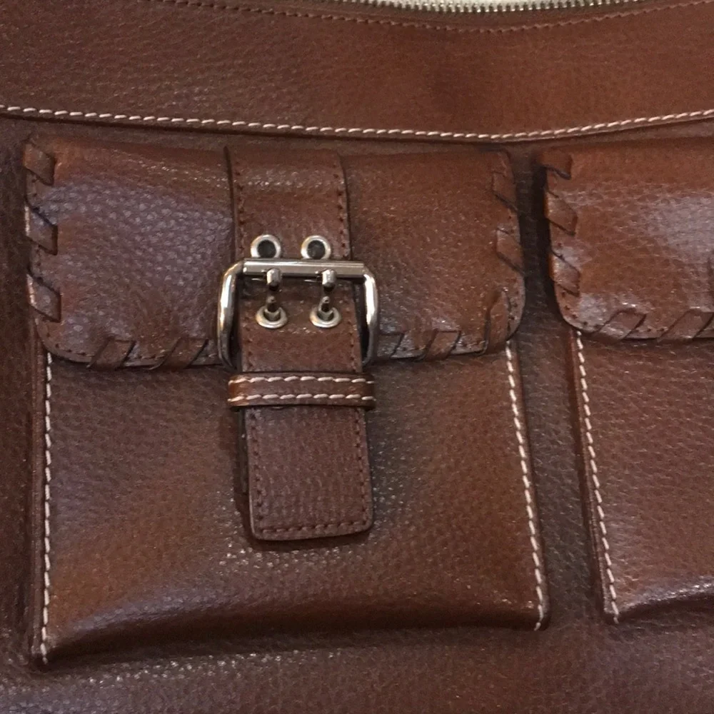 Y2K style BCBG MaxAzria brown pebble medium leather purse